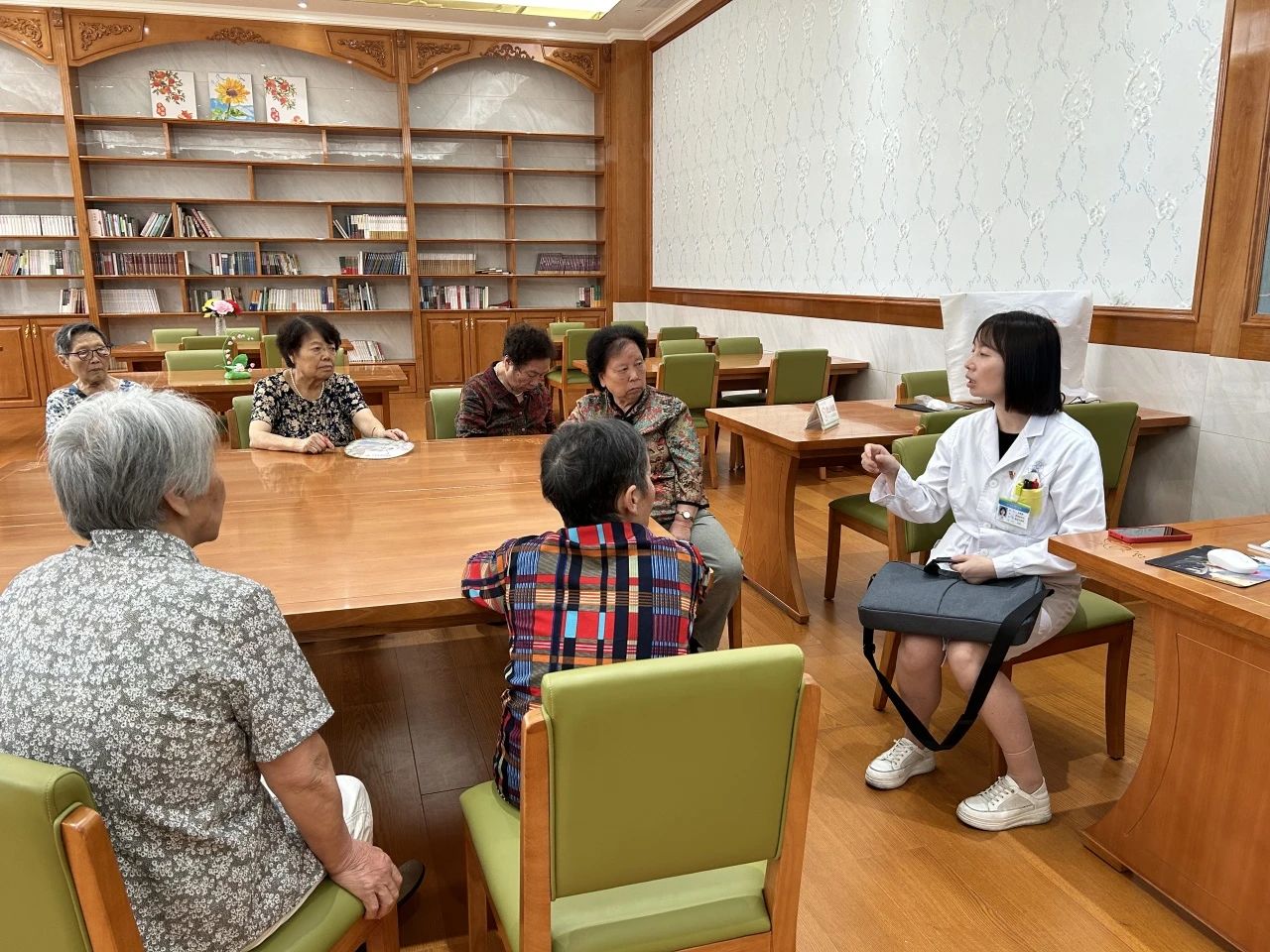 识糖控糖，共筑健康——佛光康养院开展糖尿病的防治健康讲座