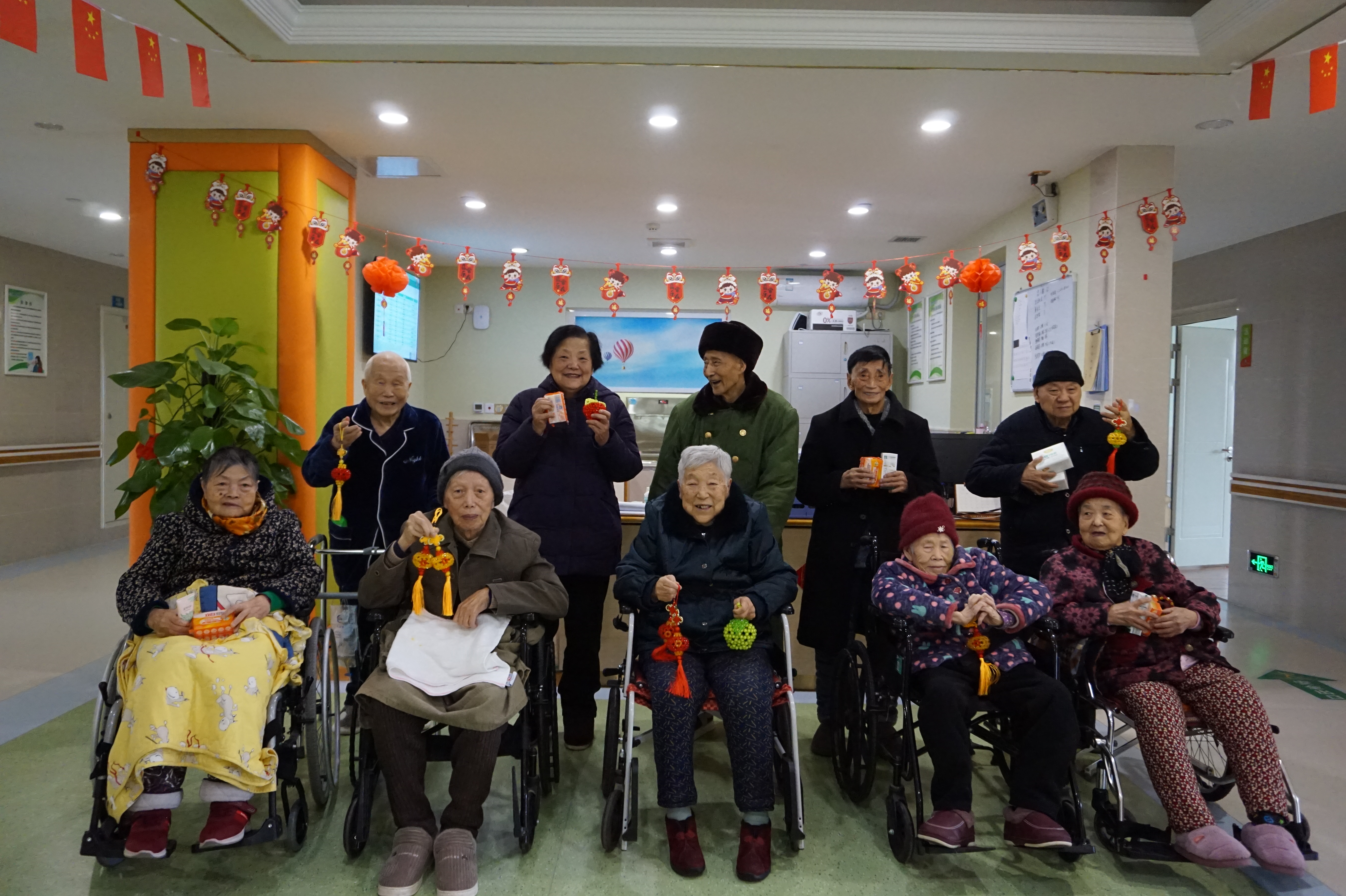 新春聚温情，共筑欢乐年——记2025年新春游园会活动