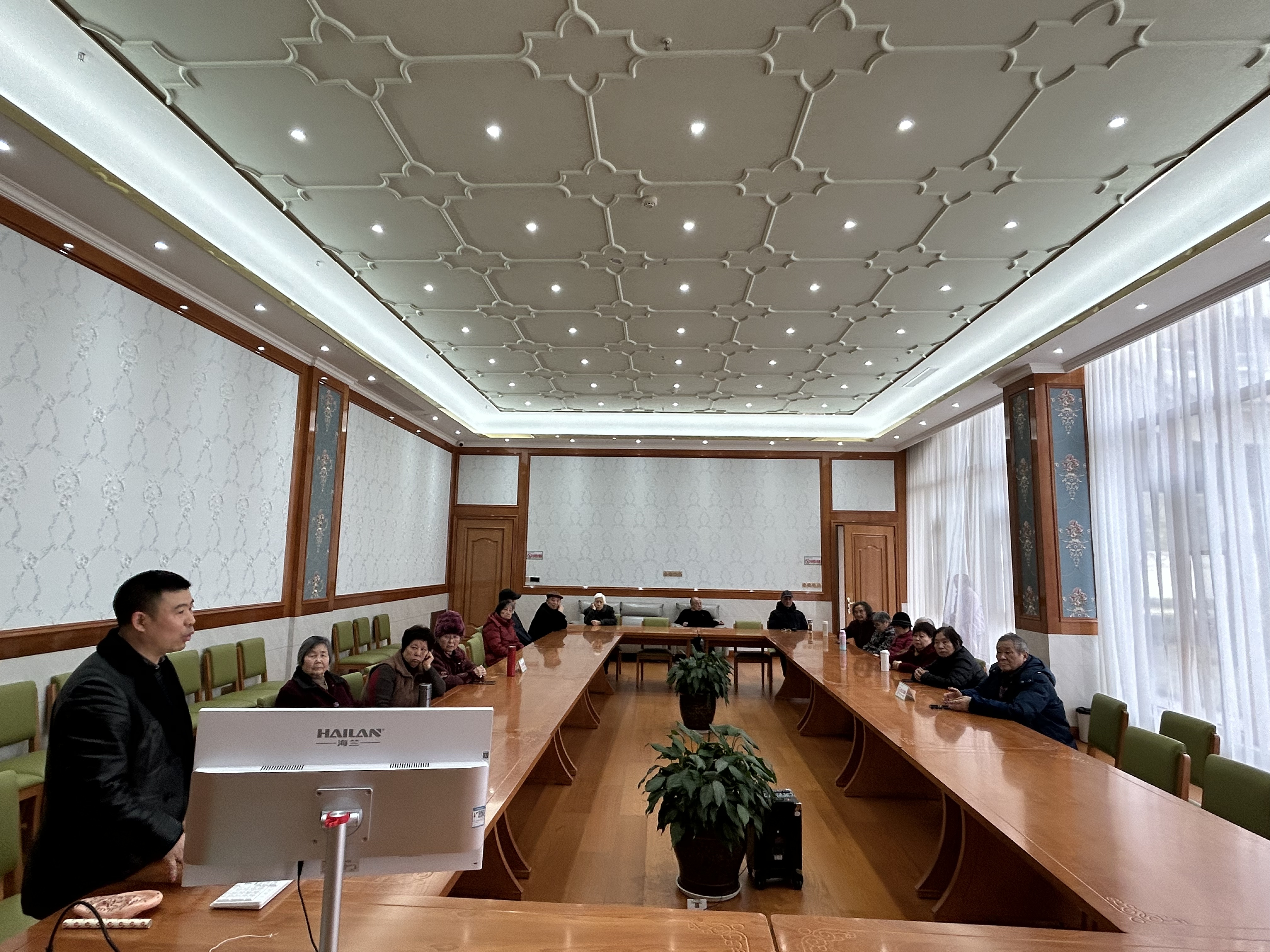 峨眉春韵里，解锁中医养生密码 —— 峨眉山佛光康养院开展健康讲座