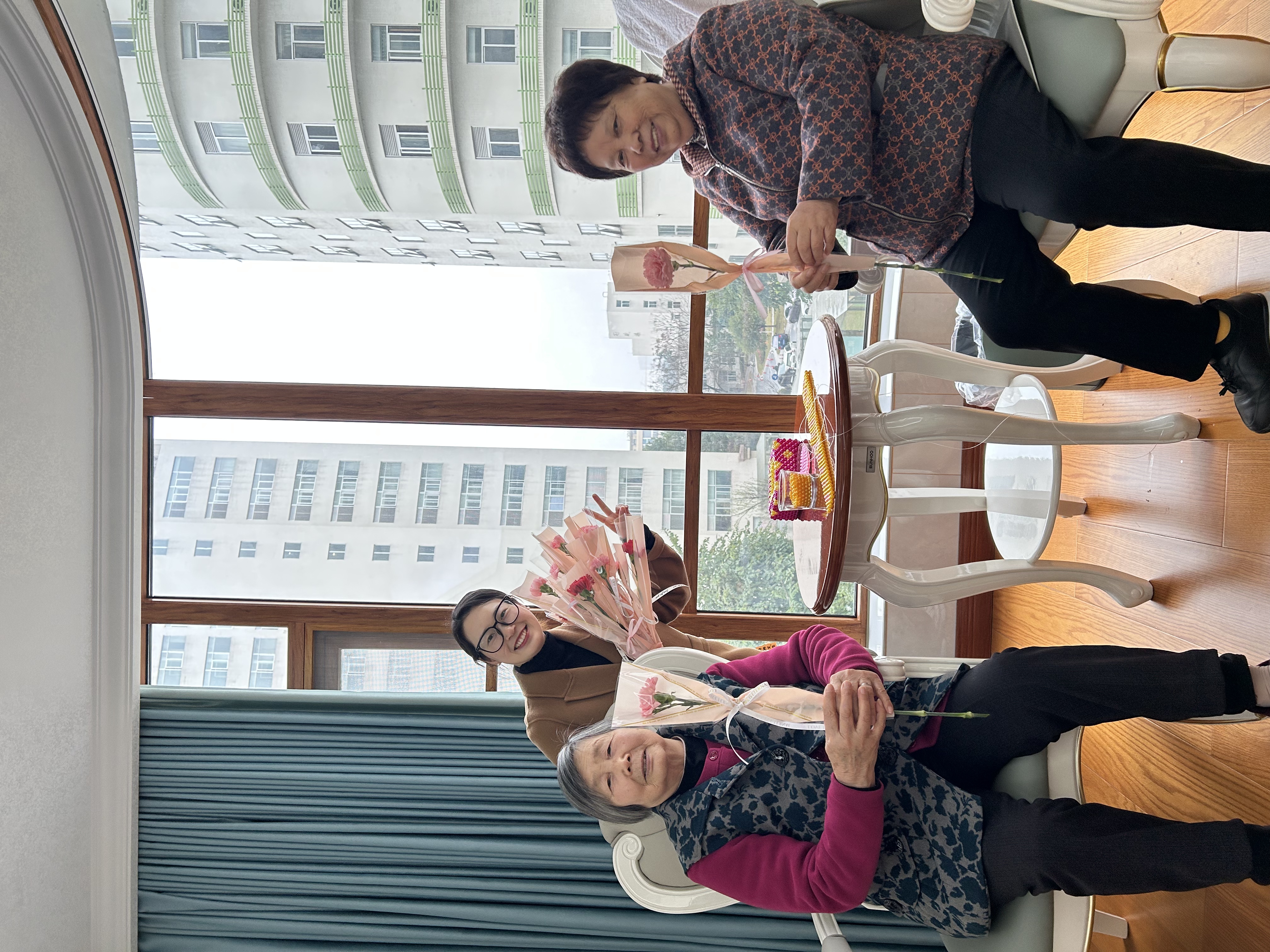 她有光·自绽放——峨眉山佛光康养院祝所有女性妇女节快乐