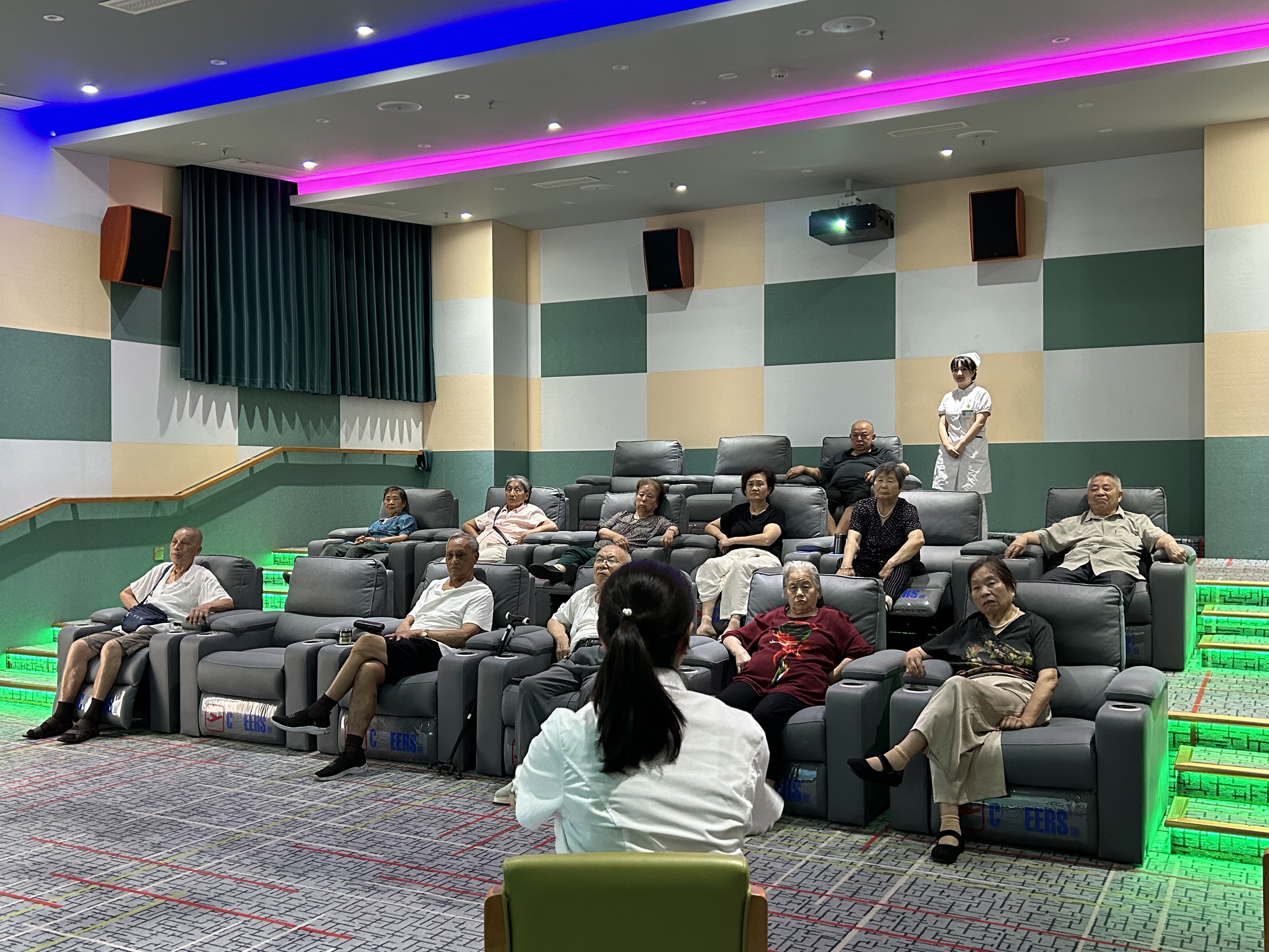 早筛早防阻癌患，安康常伴享晚年——峨眉山佛光康养院开展健康讲座